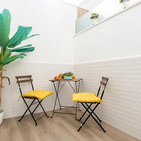 Faro's & Apartment